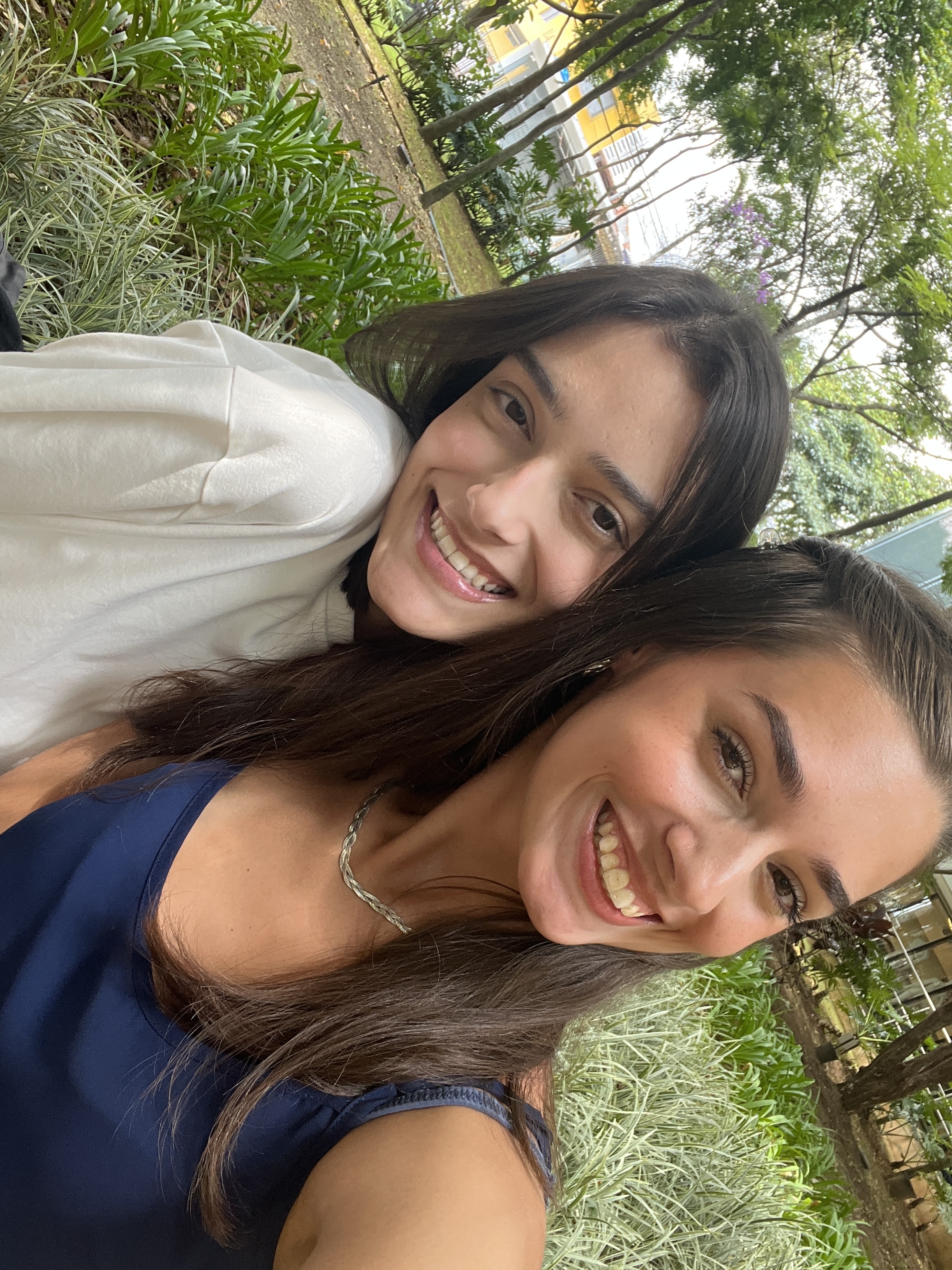 Larissa e Vitória